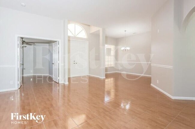 Photo - 562 SW Dairy Rd