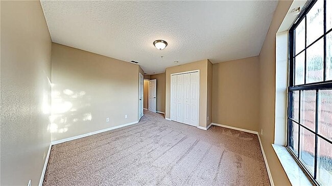 Photo - 6001 Scotchwood Glen