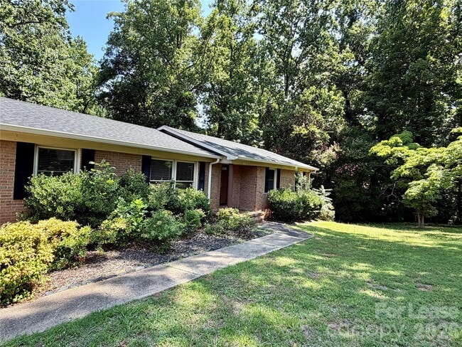 Photo - 109 James Dr