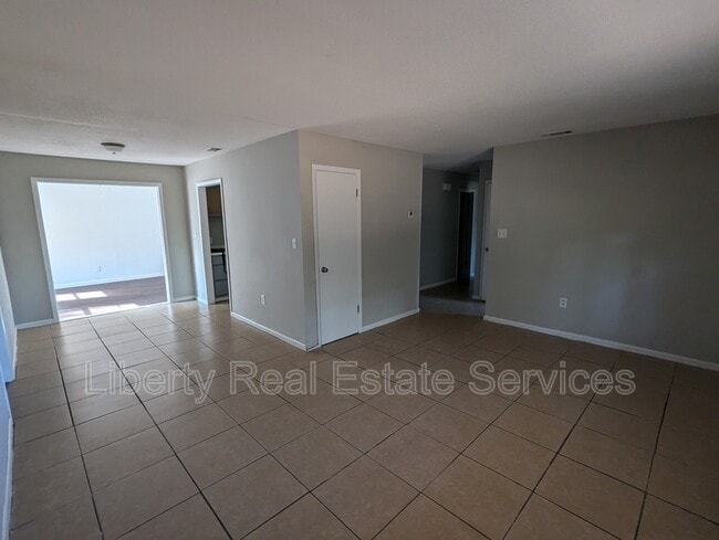 Photo - 209 School House Rd