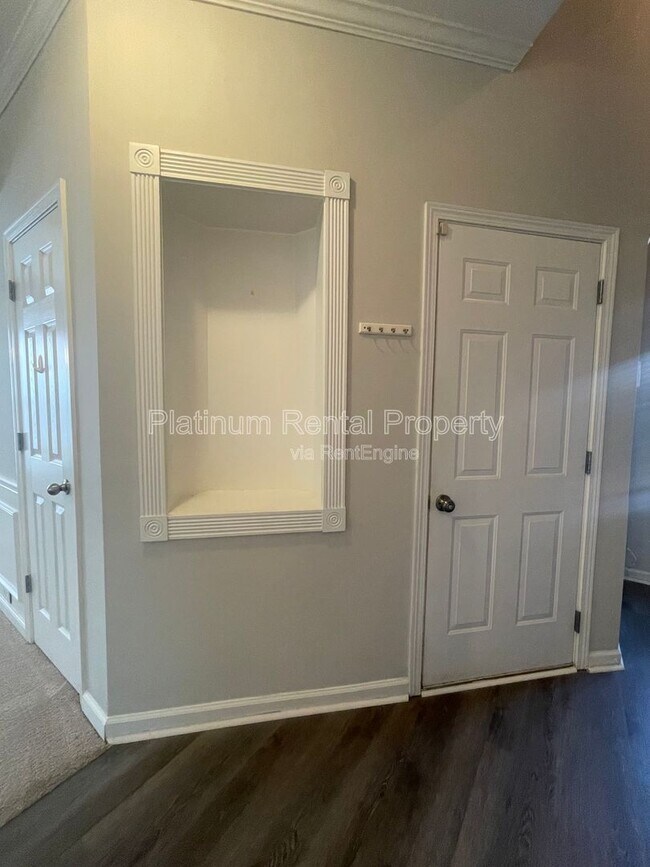 Photo - 5545 Weddington Dr