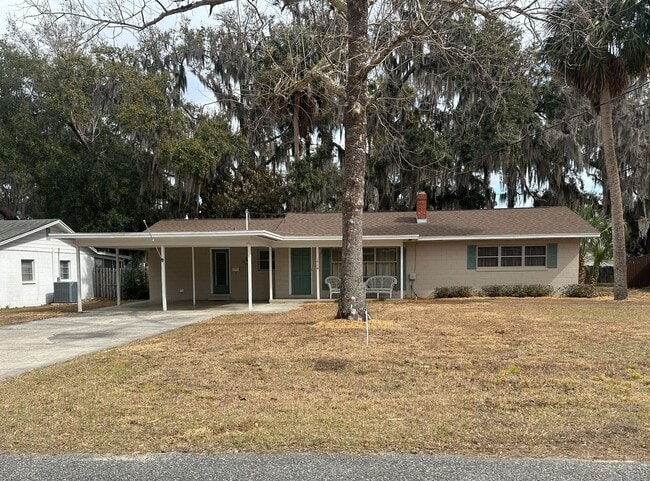 Building Photo - 3 Bedroom 2 Bath in Leesburg - Loves Point