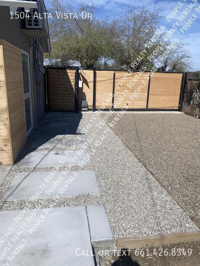 Photo - 1504 Alta Vista Dr