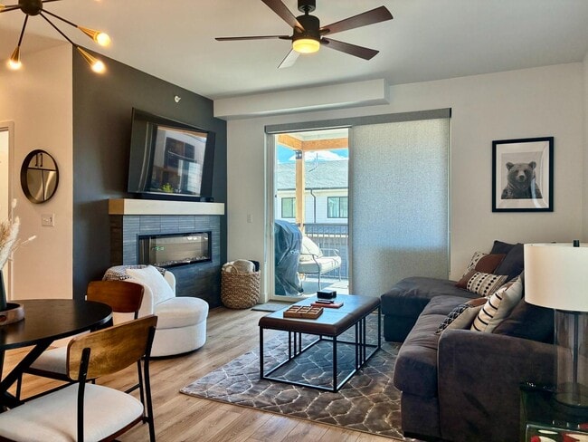 Building Photo - 401 W Meadow Mile