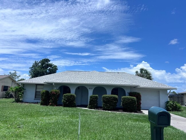 Building Photo - Located in Venice East Rental
