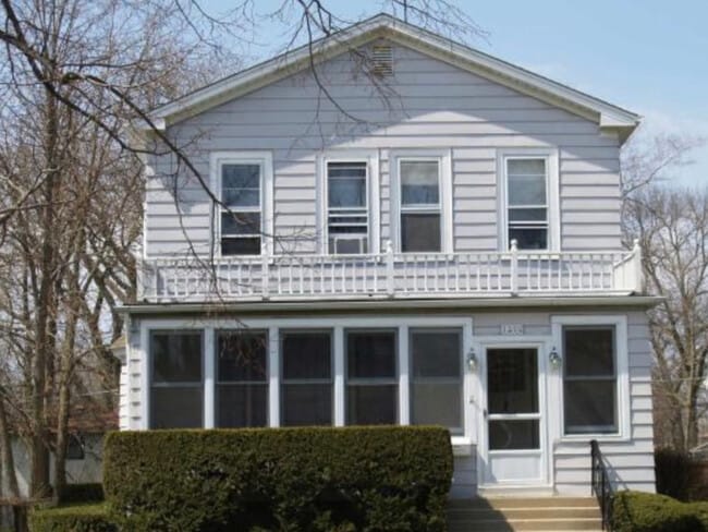 Building Photo - 1310 Wilmette Ave Unit 2E