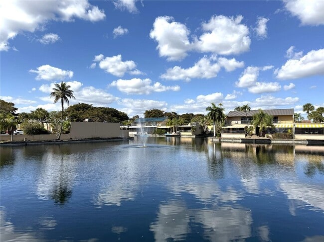 Photo - 15896 Kilmarnock Dr