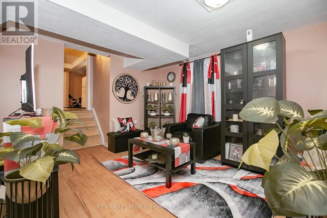 Photo - 106 Winterfold Dr