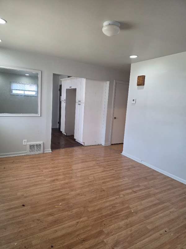 Photo - 16805 Lipton Ave