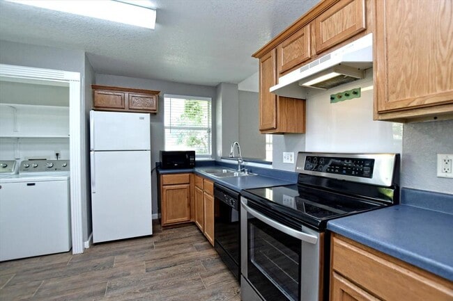 Photo - 814 Monarch Ave