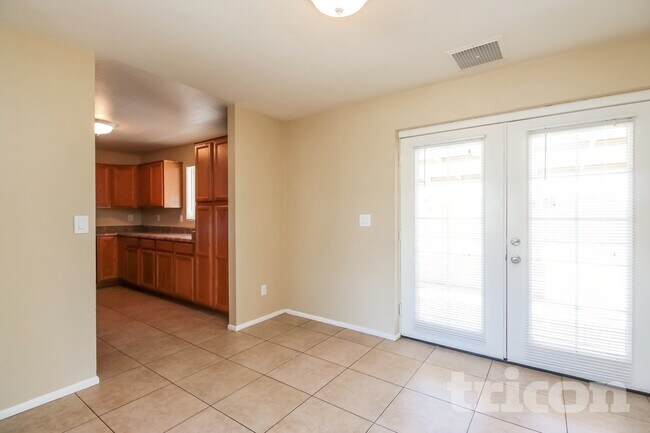 Photo - 5017 W Sierra Vista Dr