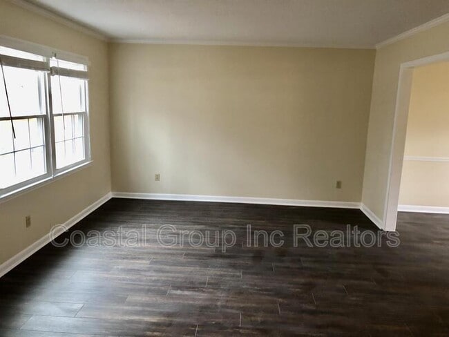 Photo - 613 Reef Ln