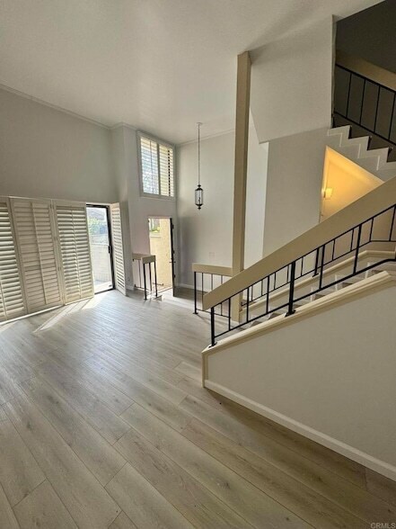 3324 Caminito Eastbluff