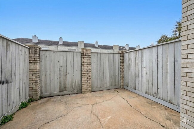 Photo - 338 Wilcrest Dr Unit 338