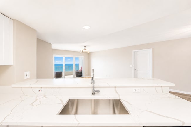 Photo - Elegance and Beachfront Living Unit 1904