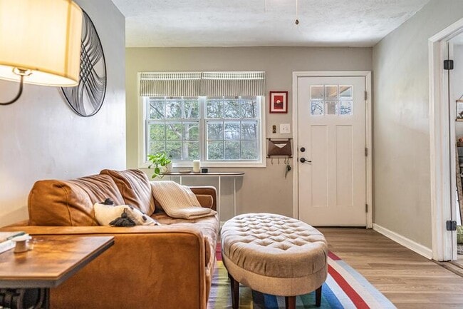 Photo - 595 Midway Rd