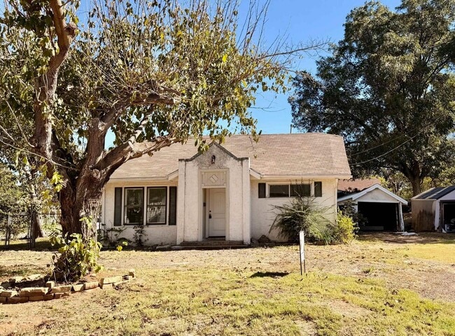 Building Photo - 2213 Bridwell St