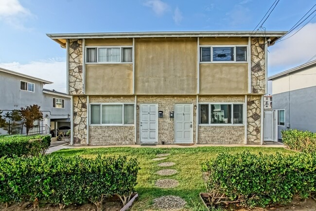 Building Photo - 2016 Nelson Ave Unit B