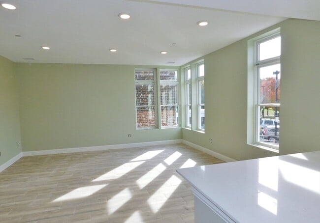 Photo - 10 Roxbury St Unit 5