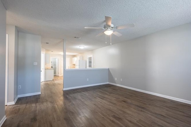 Photo - 2572 Marathon Dr