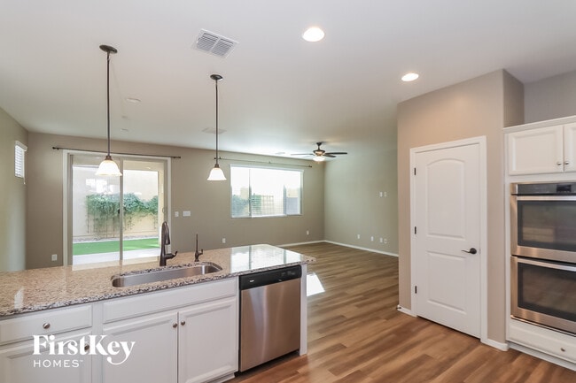 Photo - 5115 E Greenway St