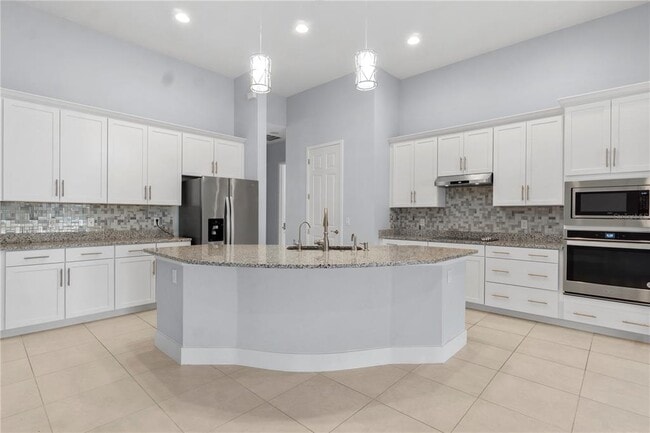 2320 Symphony Cir