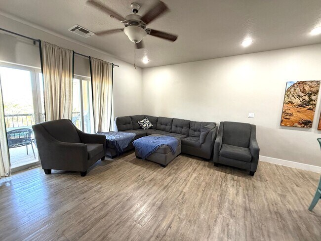 1111 Gap Canyon Pkwy