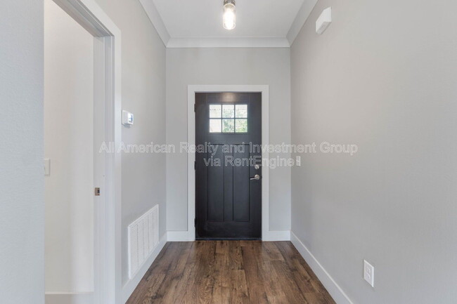 Photo - 4464 Goldfinch Way