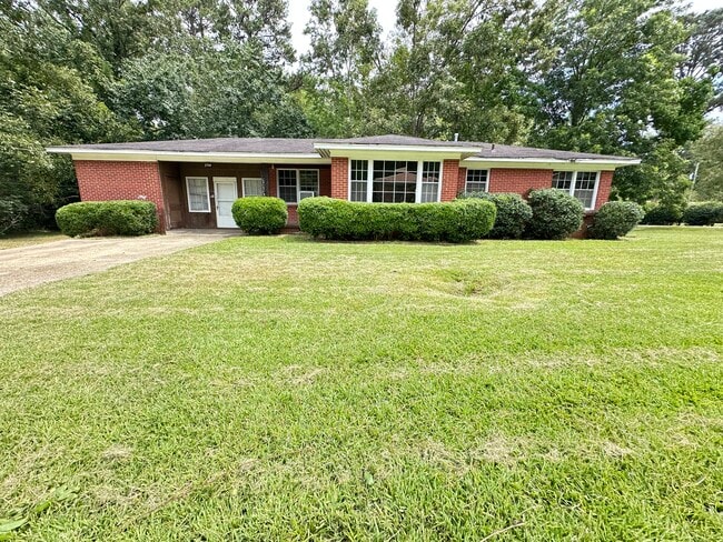 Building Photo - 2704 44th Ave Rental