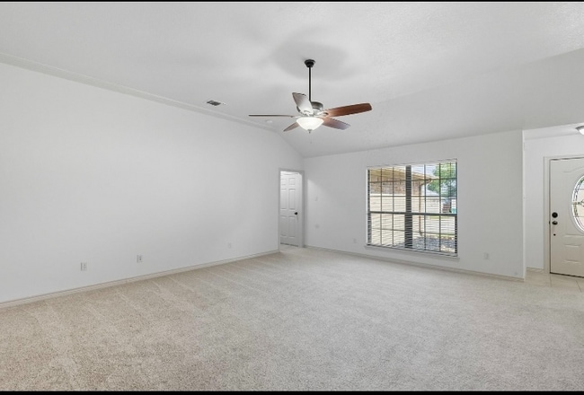 Photo - 220 Moonlight Trail