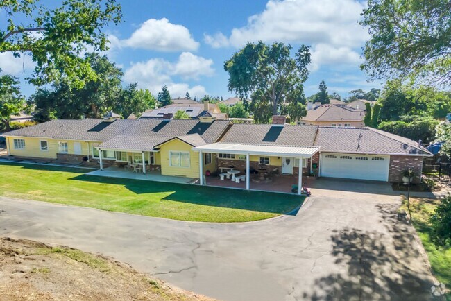 Building Photo - Absolutely Stunning Elk Grove Home in 95757