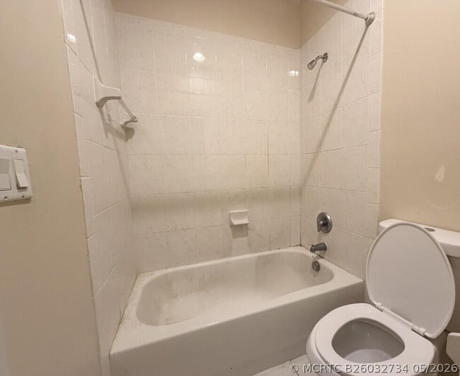 Photo - 3760 NE 15th St