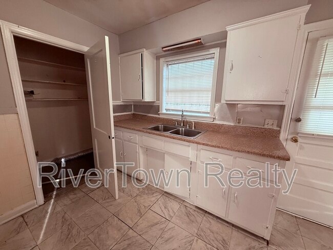 Photo - 3518 Hendricks Ave