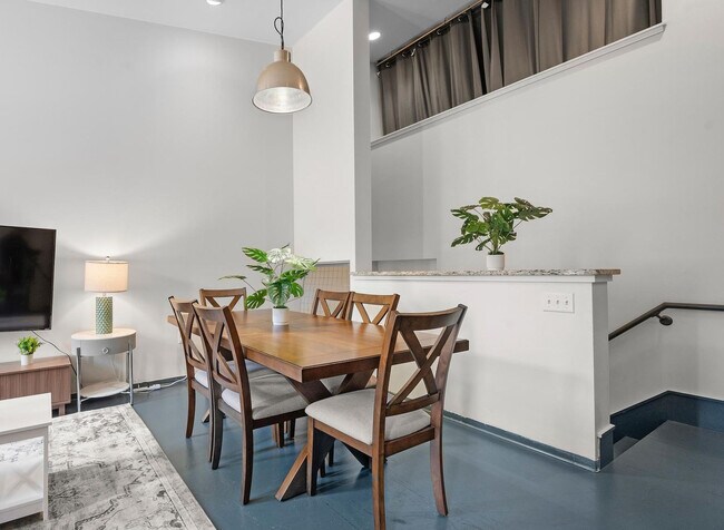 Photo - 160 E Berkeley St Unidad ID1343269P