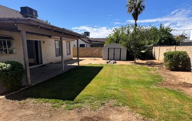 Photo - 3 bedroom at Peoria & 59th Ave