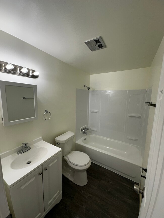 100 Whitestown Village