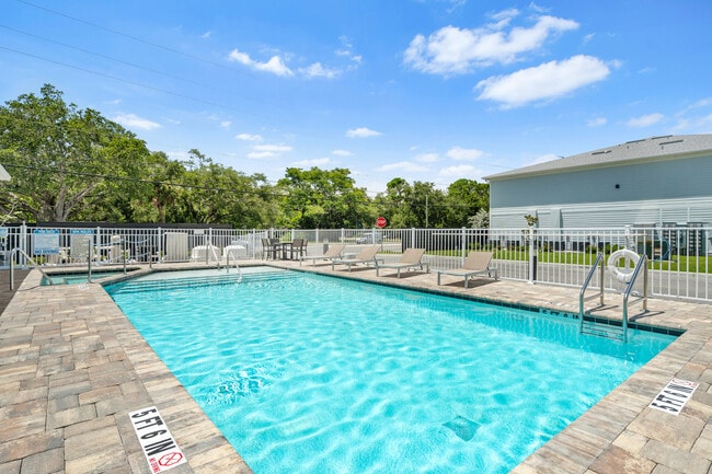 Photo - Legacy Oaks Apartments