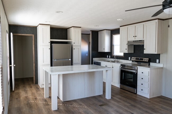 Photo - 133 Ponderosa Way