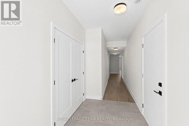 Photo - 1128 Moore St