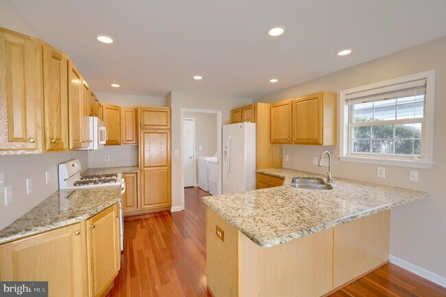 Photo - 8 Longwood Dr