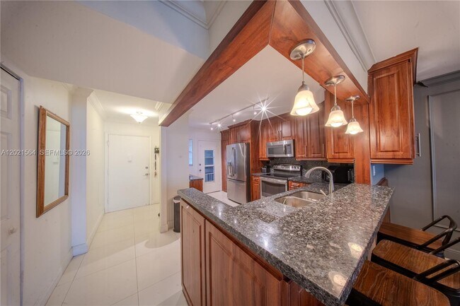 1660 NE 191st St Unit 410-1
