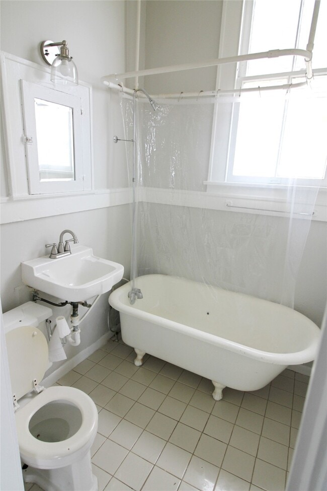 Photo - 1902 Church St Unidad 10