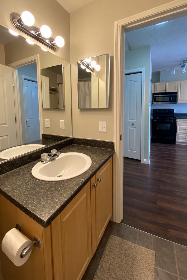 Photo - 1 bedroom condo for rent – Vantage Pointe | Beltline – Available April 1 Unité 603