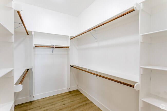3BR, 2.5BA - 2,190SF