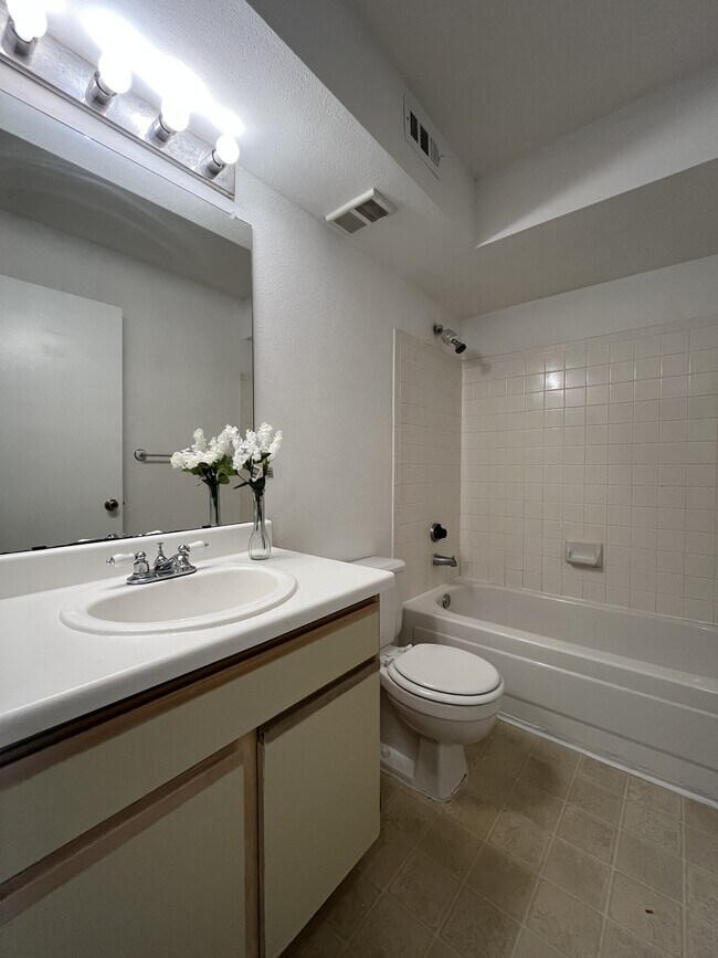 Photo - 2662 NW 33rd St