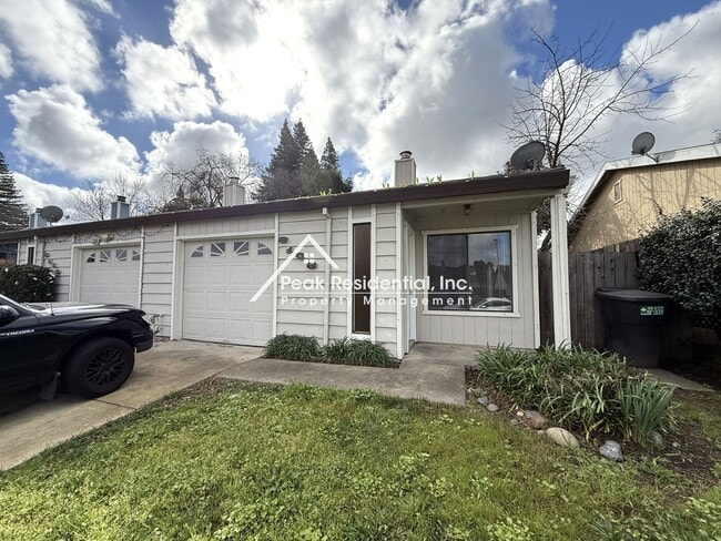 Photo - Wonderful 2bd/2ba Fair Oaks Duplex with Garage