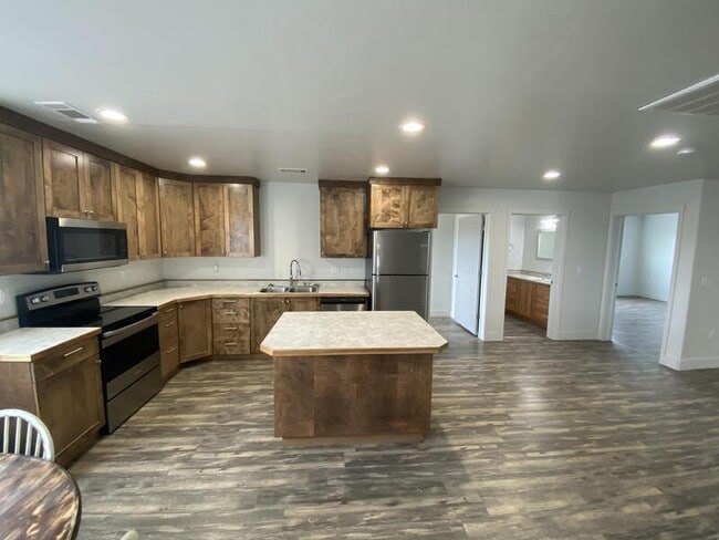 Photo - 705N US-191 Unidad D