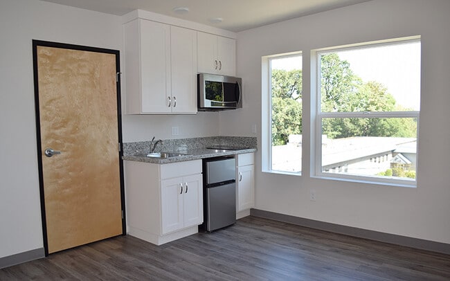 Studio Pointe Apartments