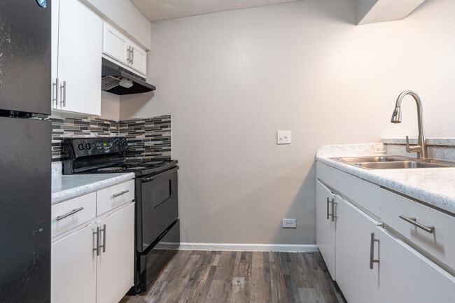 Photo - Southgate Manor Apartments