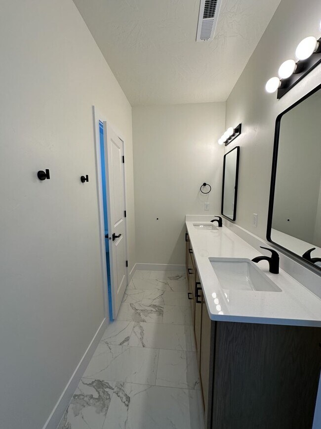 Photo - Brand New TownhomeBrand New 3 Bed / 2.5 Bath Townhome – Internet Included